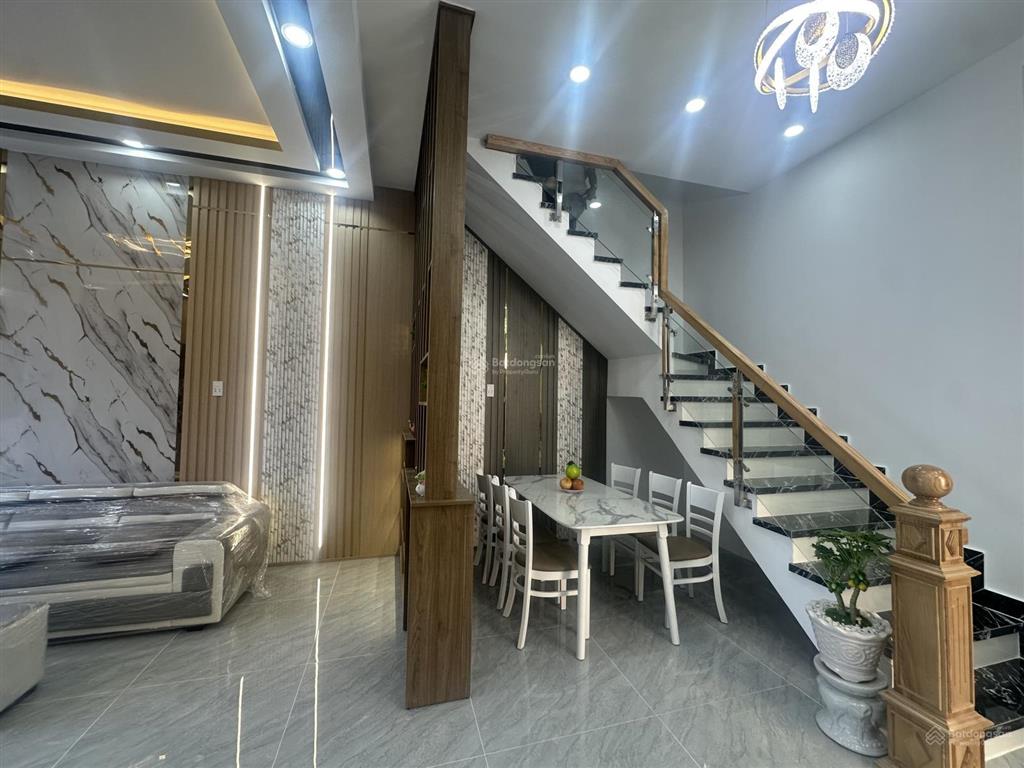 Nhà phố góc 3 lầu view hồ bơi the sol city, 4,350 tỷ, full nội thất, shr, đã hoàn công hỗ trợ vay