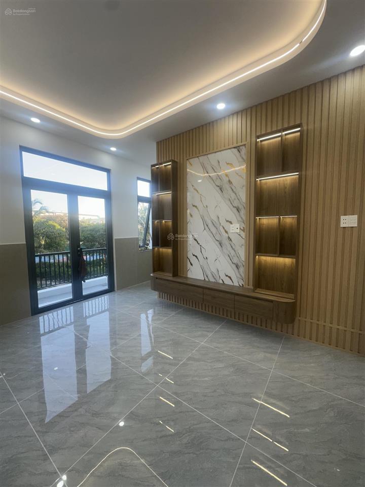 Nhà phố góc 3 lầu view hồ bơi the sol city, 4,350 tỷ, full nội thất, shr, đã hoàn công hỗ trợ vay