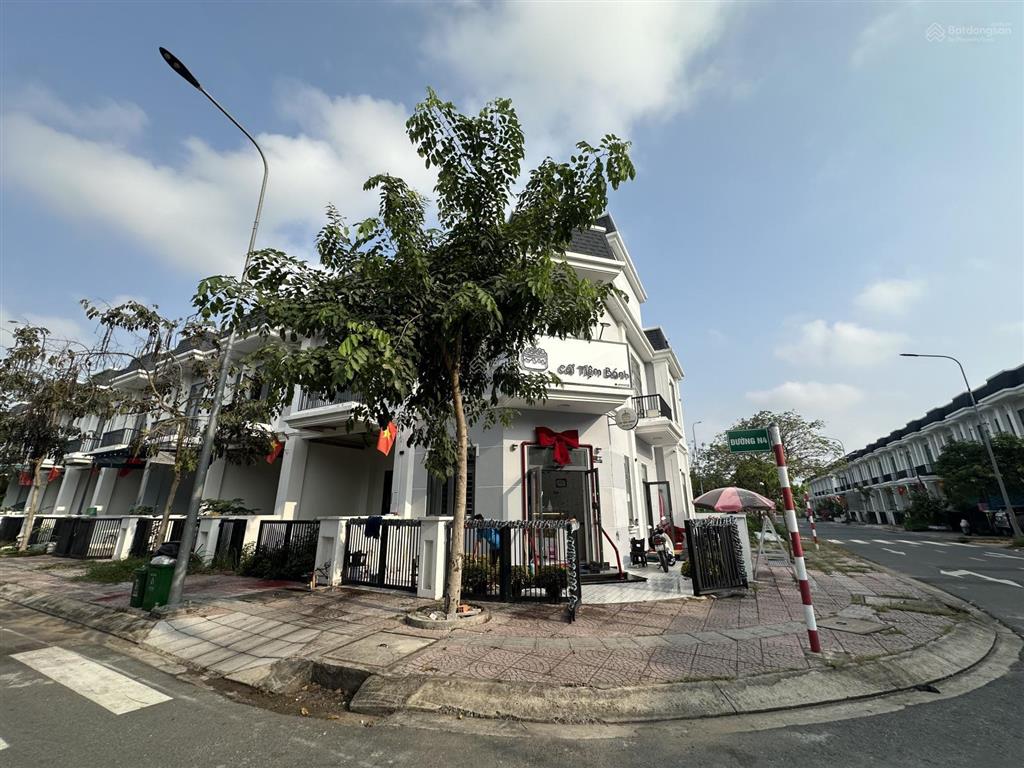 Nhà liền kề 75m2 giá tốt 3tỷ2 the sol city cạnh chợ hưng long, shr, đã hoàn công, sổ sẵn