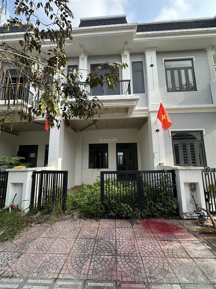 Nhà liền kề 75m2 giá tốt 3tỷ2 the sol city cạnh chợ hưng long, shr, đã hoàn công, sổ sẵn