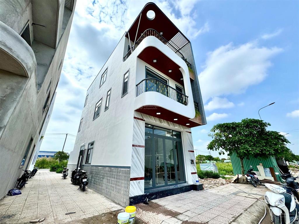 Nhà góc 2 mặt tiền the sol city, đường n9, 4tỷ550 80m2, shr, hoàn công, full nội thất, hỗ trợ vay