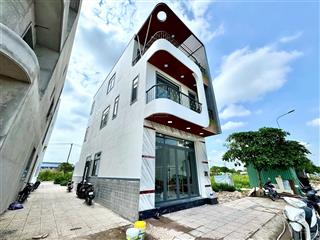 Nhà góc 2 mặt tiền the sol city, đường n9, 4tỷ550 80m2, shr, hoàn công, full nội thất, hỗ trợ vay