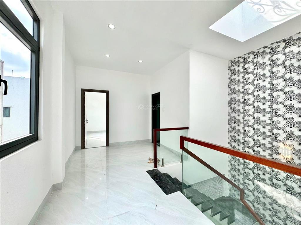 Nhà góc 2 mặt tiền the sol city, đường n9, 4tỷ550 80m2, shr, hoàn công, full nội thất, hỗ trợ vay
