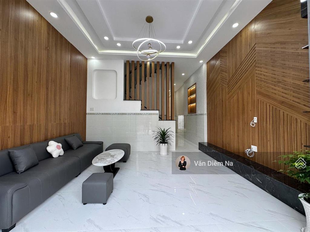 Bán gấp nhà riêng 4,09 tỷ, 100m2 tại five star eco city, cần giuộc, long an
