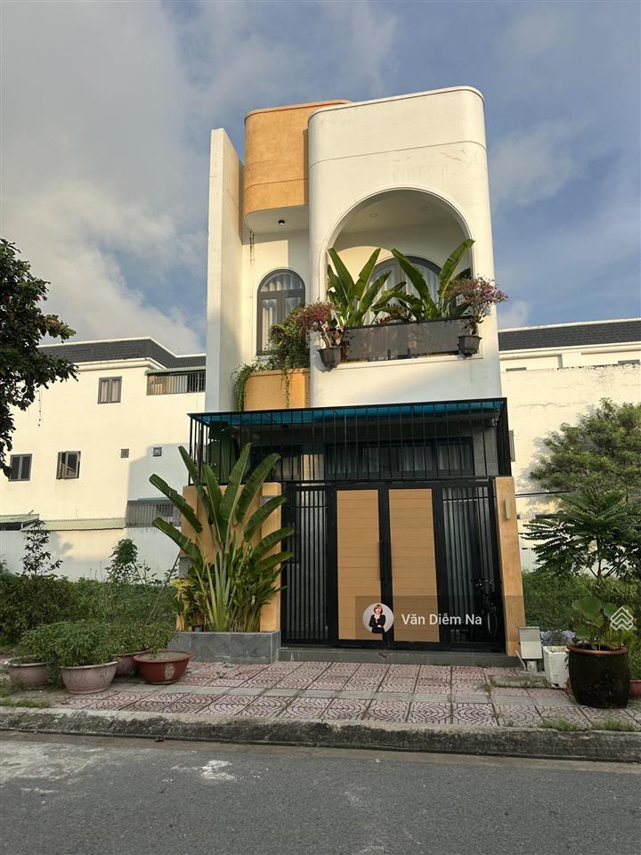 Bất ngờ the sol city, 2,08 tỷ, 75m2, nhiều tiện ích, giá cực chất, shr, hướng đn