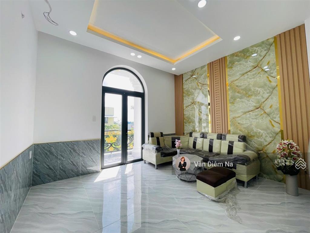 Hàng hiếm nhà long trạch hoàn công, 1,99 tỷ, 108m2, np 3pn, 2wc, sổ sẵn, cho thuê ngay được.