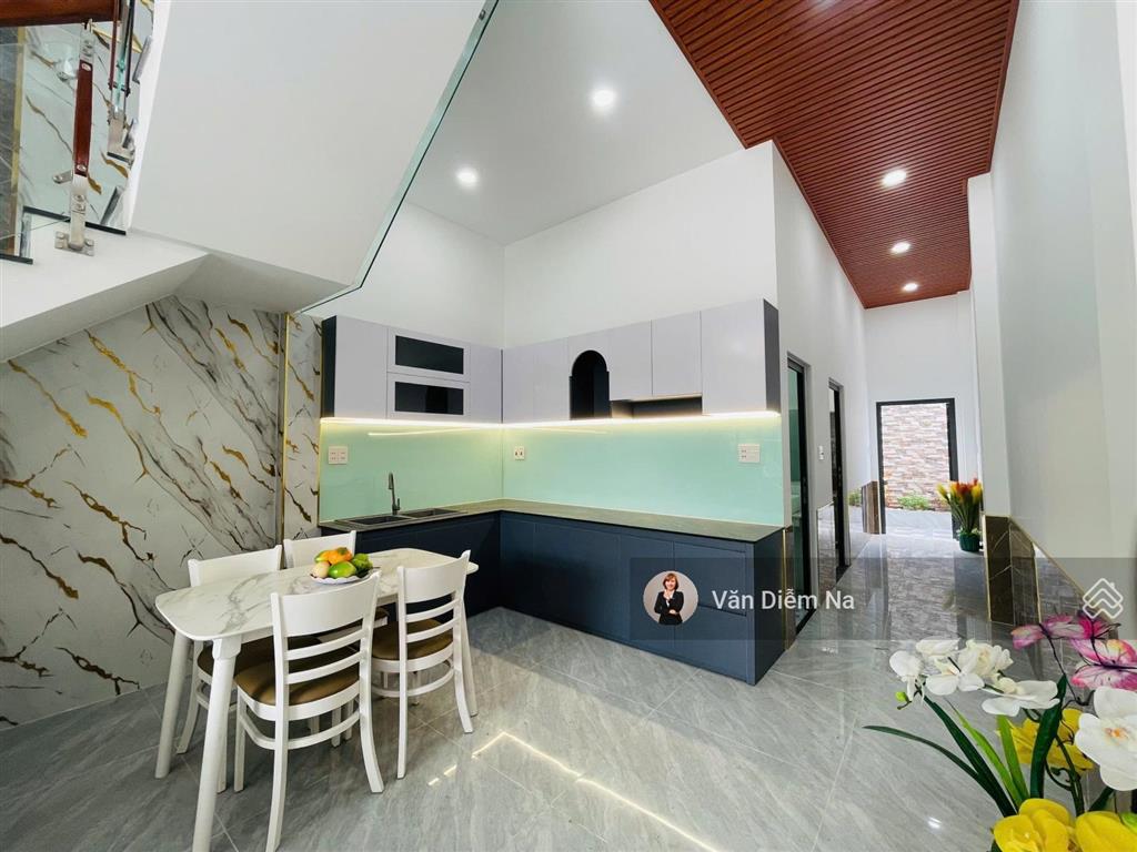 Hàng hiếm nhà long trạch hoàn công, 1,99 tỷ, 108m2, np 3pn, 2wc, sổ sẵn, cho thuê ngay được.