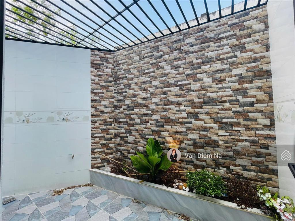 Hàng hiếm nhà long trạch hoàn công, 1,99 tỷ, 108m2, np 3pn, 2wc, sổ sẵn, cho thuê ngay được.