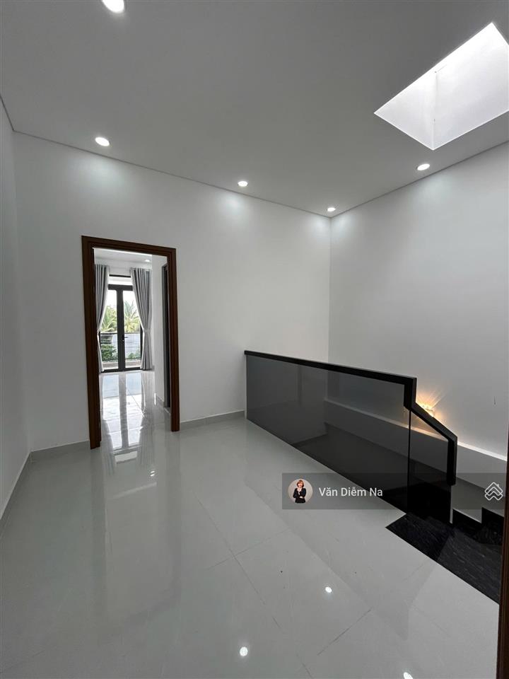 Mất khả năng chi trả, bán nhà đẹp ubnd rạch kiến 2,1 tỷ, 104m2, shr hoàn công