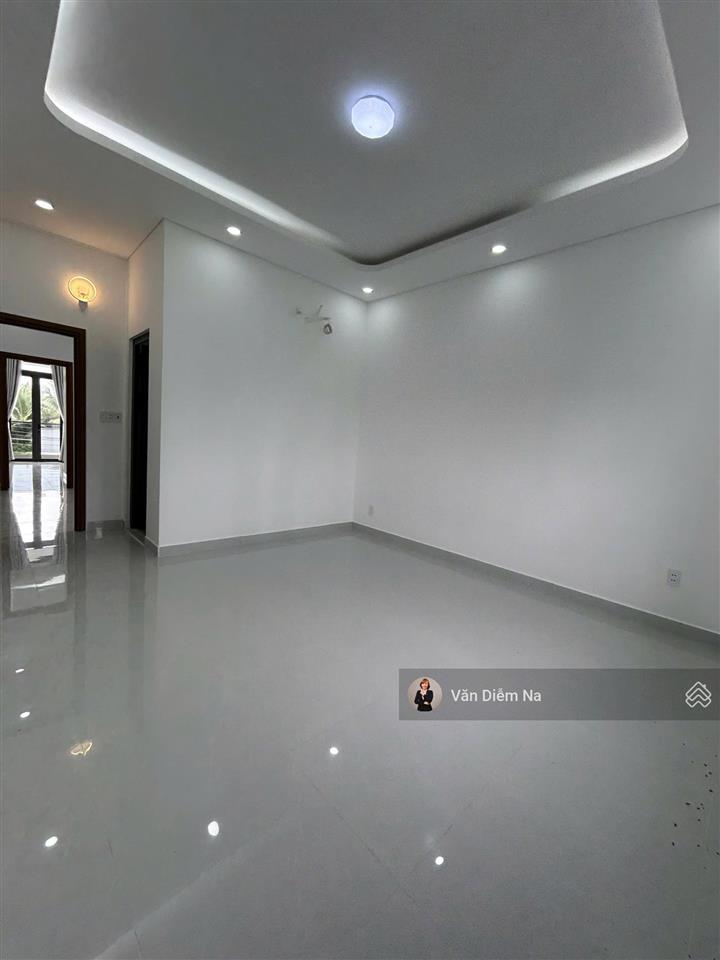 Mất khả năng chi trả, bán nhà đẹp ubnd rạch kiến 2,1 tỷ, 104m2, shr hoàn công