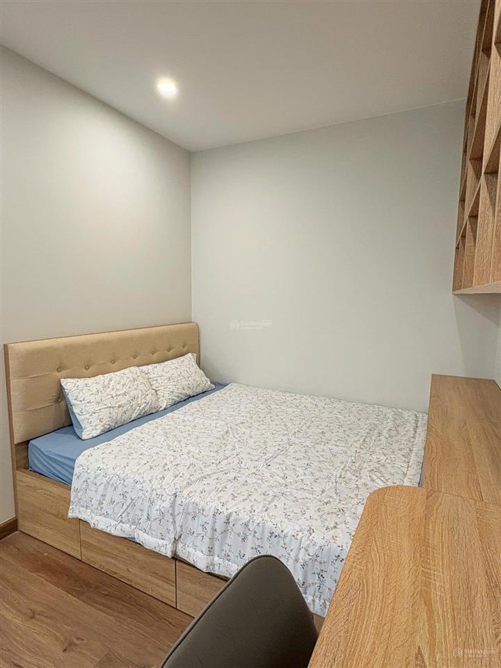 Quỹ căn 2 ngủ  giá đầu tư hơn 6 tỷ, sẵn sổ đỏ, full đồ tại central field 219 trung kính