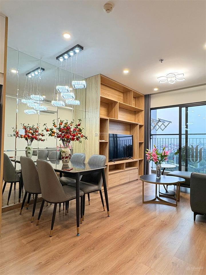 Quỹ căn 2 ngủ  giá đầu tư hơn 6 tỷ, sẵn sổ đỏ, full đồ tại central field 219 trung kính