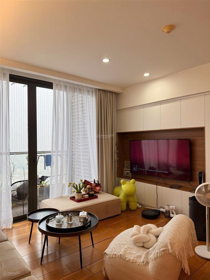 Cho thuê căn hộ cao cấp iph xuân thủy 3pn 145m² view thoáng full đồ đẹp