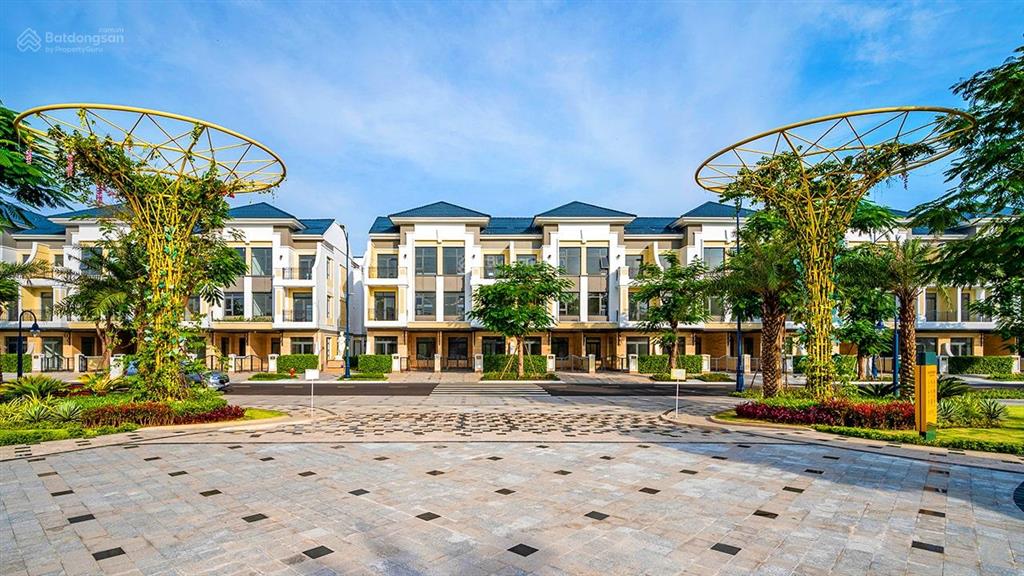 Chính chủ gửi bán verosa diện tích 6x17m, full nội thất siêu đẹp,  nam lê xem nhà thực tế