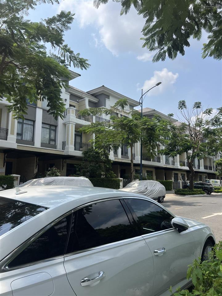 Cho thuê nhà phố verosa 6x17m full nội thất, giá 34 triệu.  nam lê xem nhà