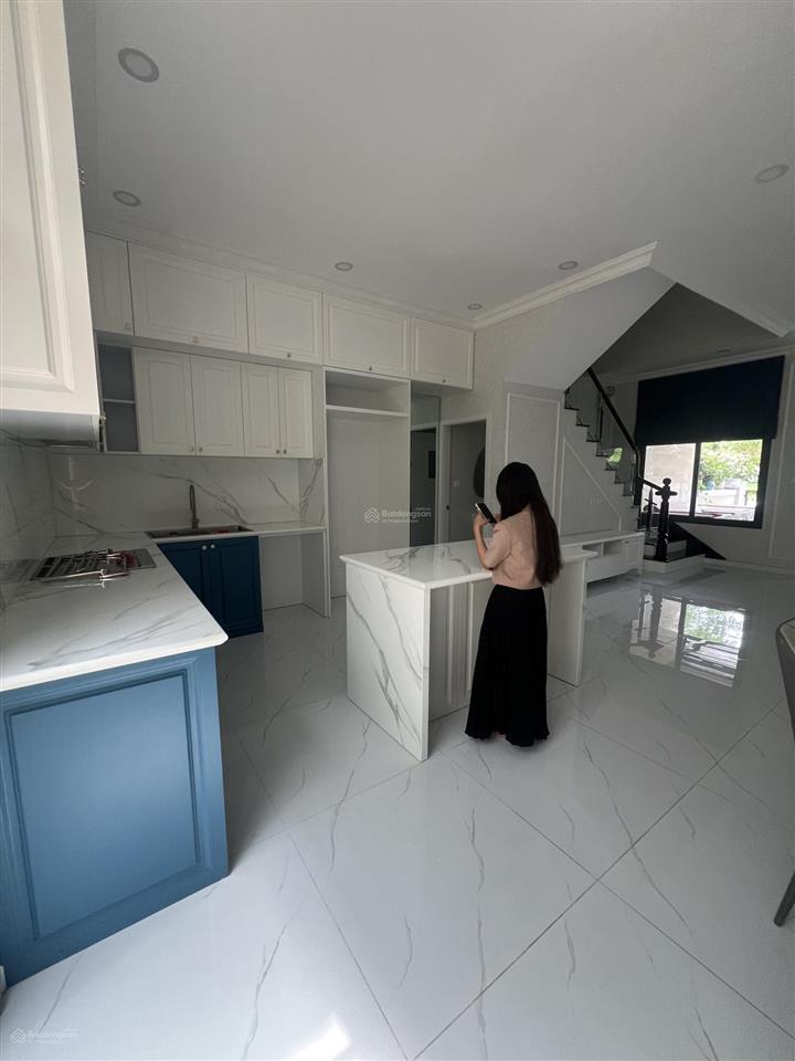 Cho thuê nhà phố verosa 6x17m full nội thất, giá 34 triệu.  nam lê xem nhà
