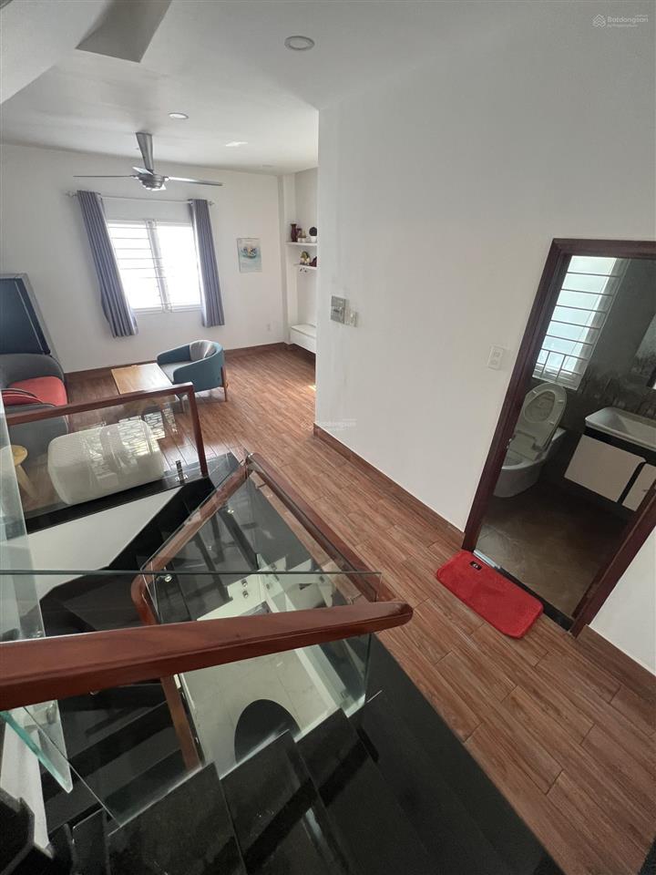 Chính chủ gửi bán căn góc, full nội thất giá 11tỷ.  nam lê xem nhà giữ khoá cửa