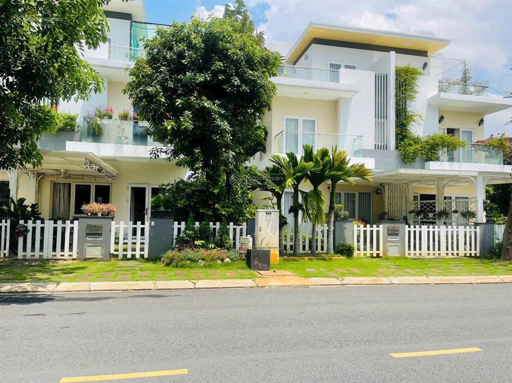 Bán nhanh biệt thự melosa khang điền 8x18m sân vườn, full nội thất, giá bán nhanh 14,6 tỷ