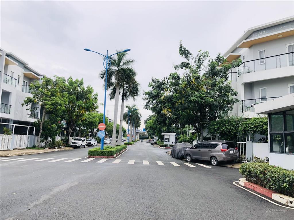 Cần bán nhanh nhà phố mega village khang điền, giá 8,3 tỷ.  nam lê xem nhà thực tế