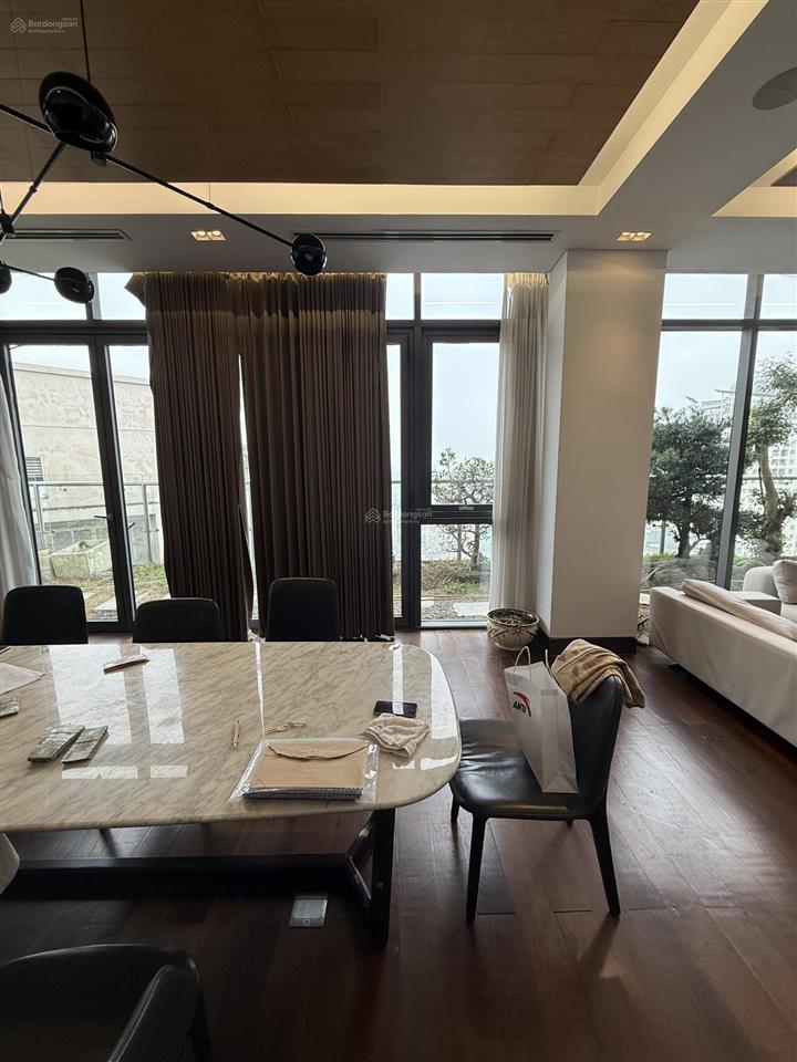 Siêu phẩm n04 udic penthouse 4pn full đồ nhập khẩu 400 m² hiếm có, sân vườn đẹp,  0977 858 ***