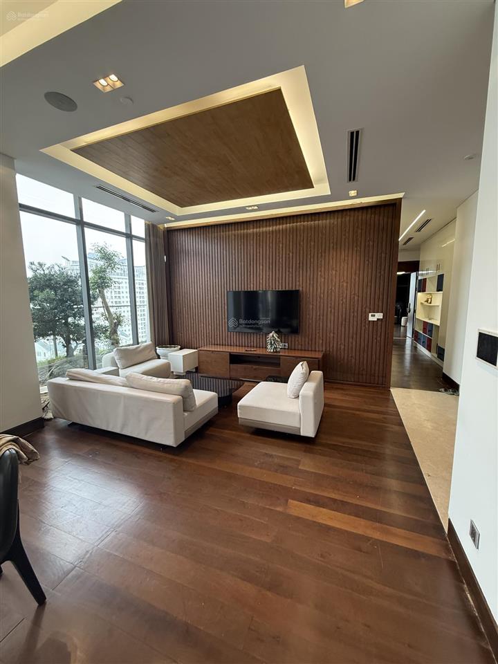 Siêu phẩm n04 udic penthouse 4pn full đồ nhập khẩu 400 m² hiếm có, sân vườn đẹp,  0977 858 ***