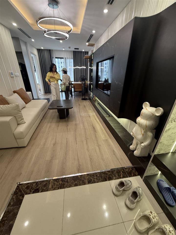 Siêu phẩm imperia garden 2pn full đồ mới đẹp đồng bộ, giá chỉ 16 tr/th vào luôn.  0977 858 ***