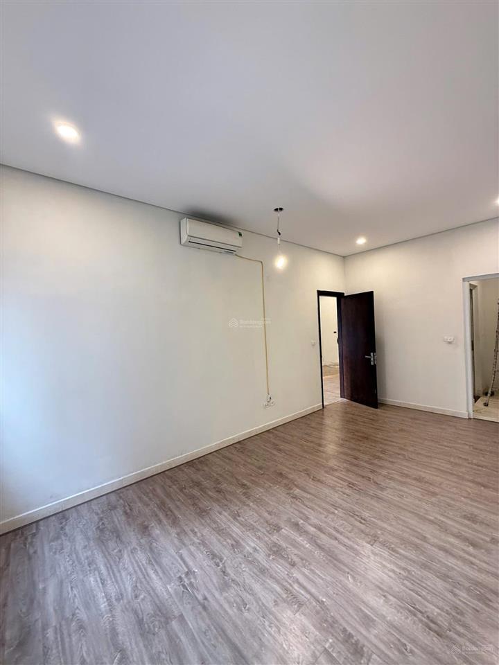 Bán siêu phẩm ban cơ yếu lê văn lương 4pn3wc 200m2 siêu hiếm, thiện chí bán luôn,  0977 858 ***