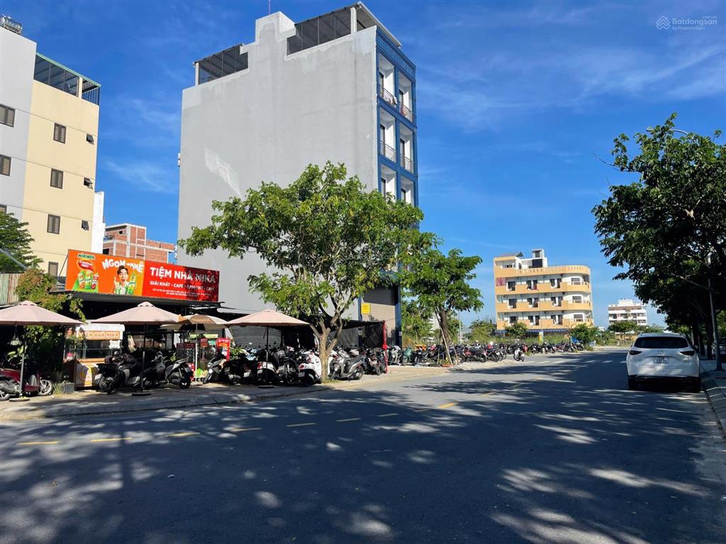 Bán nhanh căn nhà 2,5 tầng shophouse đường lớn tại fpt giá chỉ 6,1 tỷ!