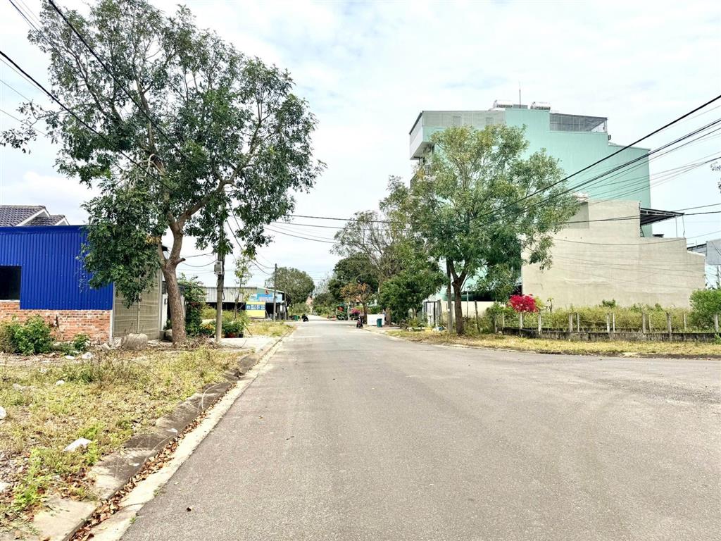 Lô góc ngay làng đại học đà nẵng giá chỉ 7,99 tỷ166m2 rẻ hơn thị trường 500 triệu!