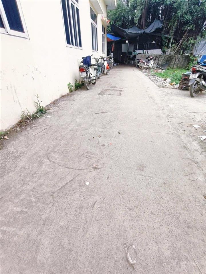 Bán đất dt 40 m2 tại ba đình, thanh oai giá 1,75tỷ sổ đỏ sang tên ngay,oto vào tận đất 0981 674 ***
