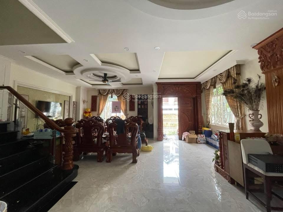 Biệt thự khu tên lửa, quận bình tân, đường số 6a, 10x20m, hầm + 3 tầng, 32,9 tỷ tl