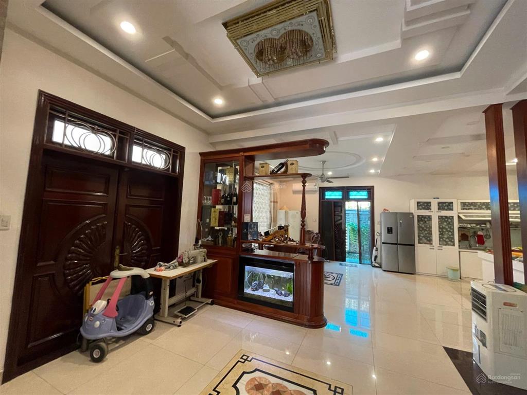 Bán biệt thự khu tên lửa, quận bình tân, đường số 34, đối diện công viên, 10x20m, 3 tầng + hầm