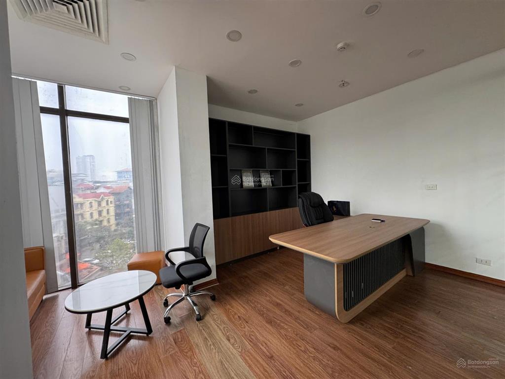 Bql cho thuê vp tại trung yên plaza, số 1 trung hòa. dt 300m2, chỉ 260 nghìn/m2/th