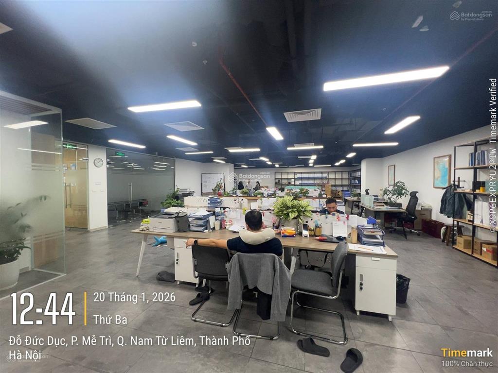 Công ty mình cần nhượng văn phòng 208m2 vinhomes west point full nội thất bàn giao ngay