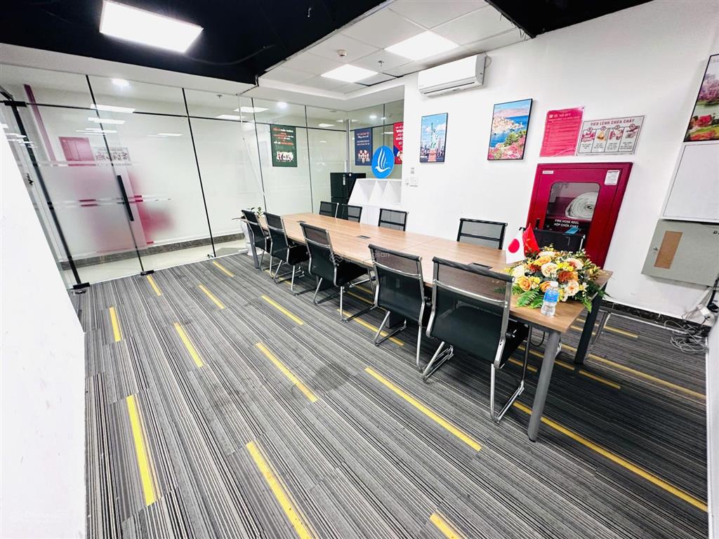 Bql chính chủ cho thuê văn phòng dolphin plaza nguyễn hoàng 220m2 sẵn nội thất