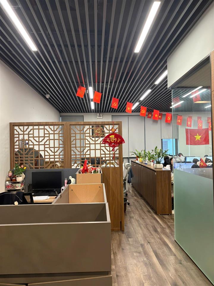 Cho thuê văn phòng tại vinhomes green bay mễ trì, 260k/m2/th, 350m2, ngăn sẵn phòng ban