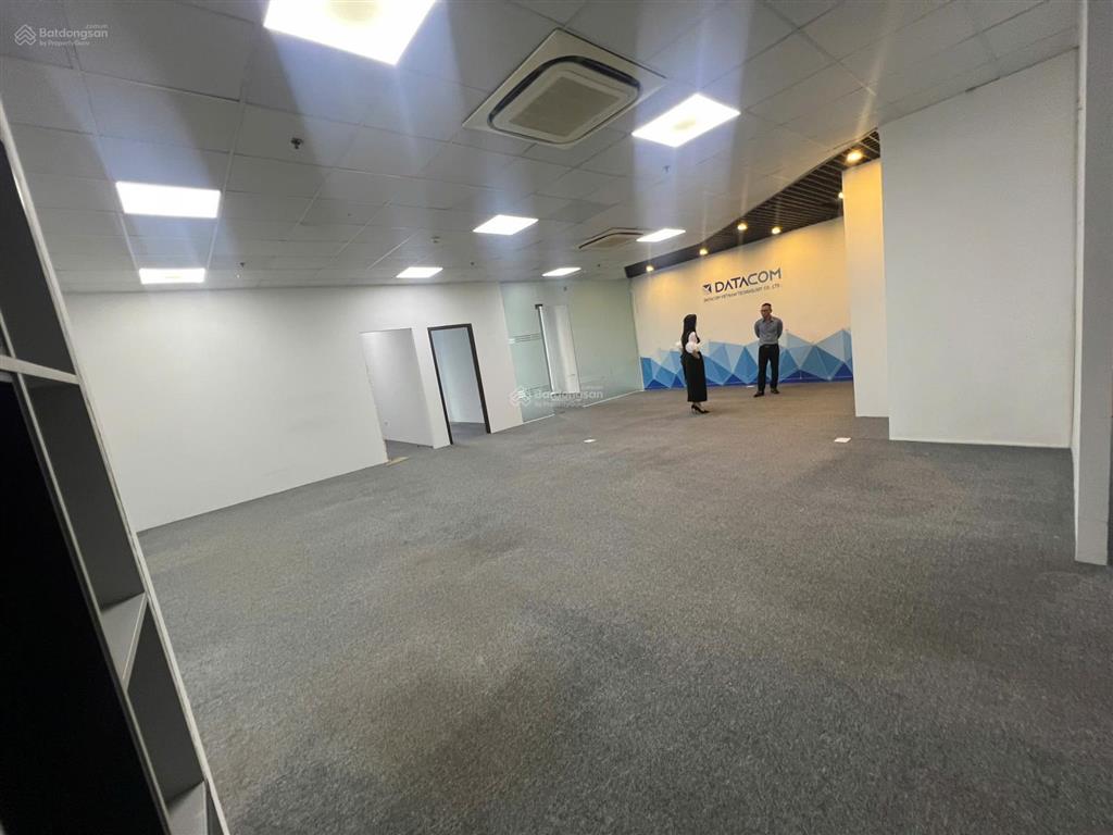 Bql chính chủ golden west lê văn thiêm cho thuê 500m2 (có cắt nhỏ nhất từ 200m2) sẵn nội thất đẹp