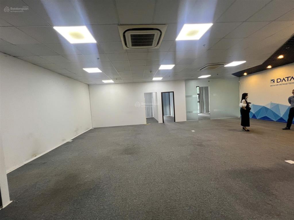 Bql chính chủ golden west lê văn thiêm cho thuê 500m2 (có cắt nhỏ nhất từ 200m2) sẵn nội thất đẹp