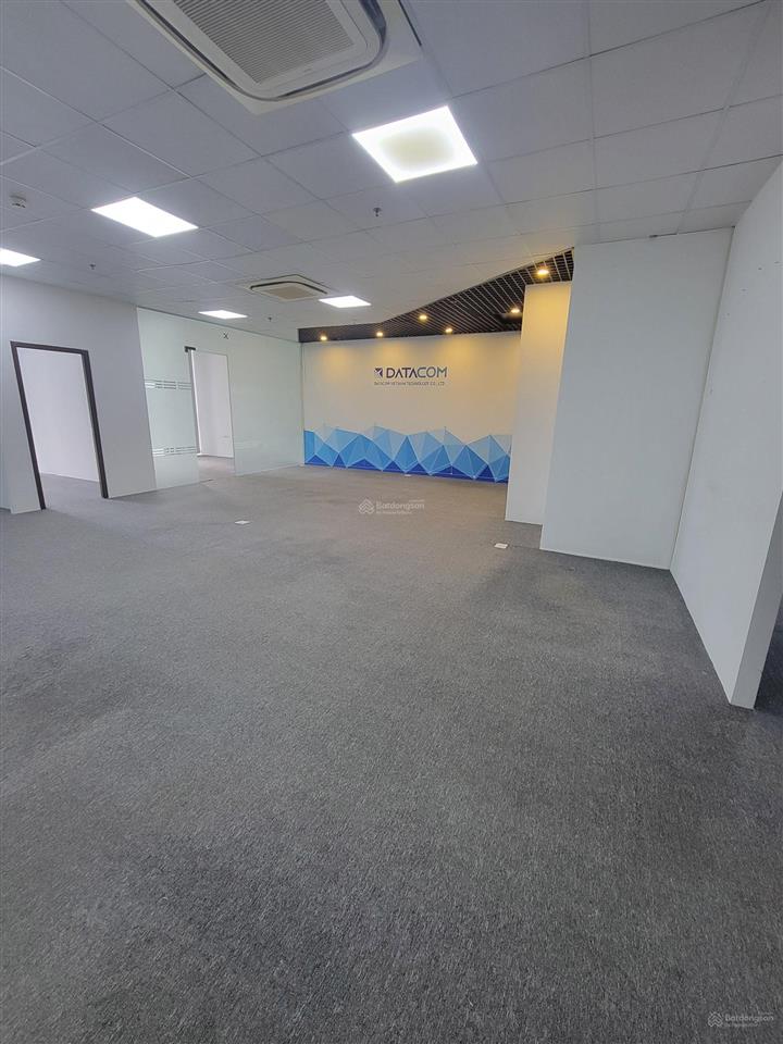 Bql chính chủ golden west lê văn thiêm cho thuê 500m2 (có cắt nhỏ nhất từ 200m2) sẵn nội thất đẹp