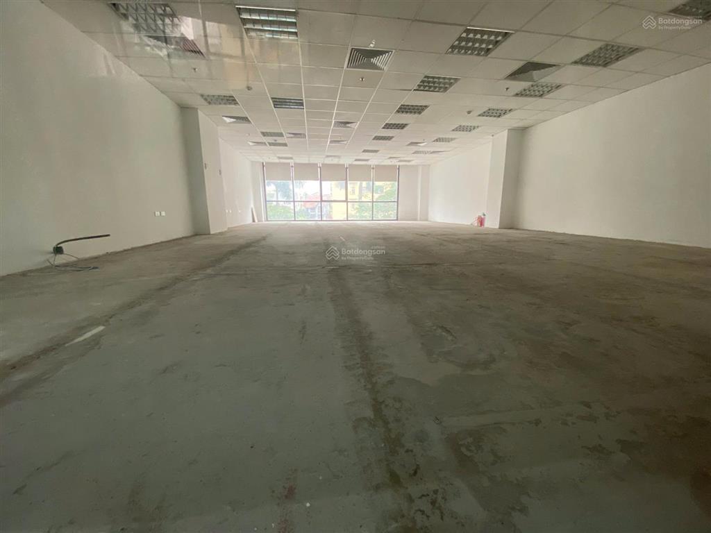 Cho thuê văn phòng tòa c'land mặt đường lê đức thọ, nam từ liêm, dt 150m2, giá 220k/m2/th