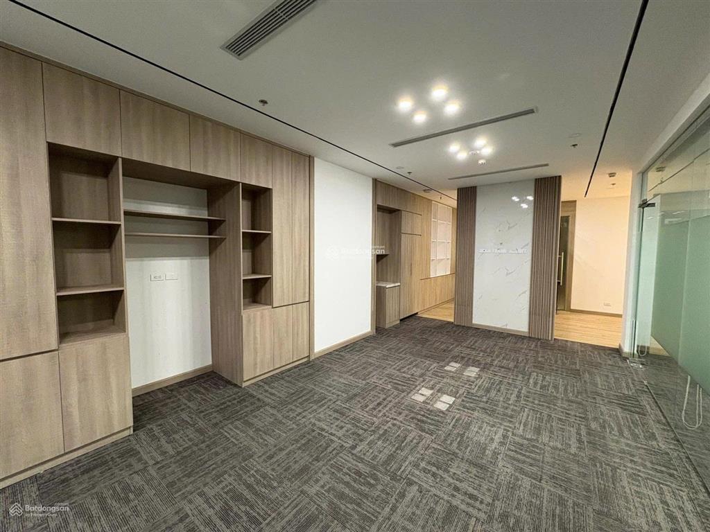 Chính chủ cho thuê văn phòng royal city nguyễn trãi, dt 216m2 giá 300.000/m2 full nội thất