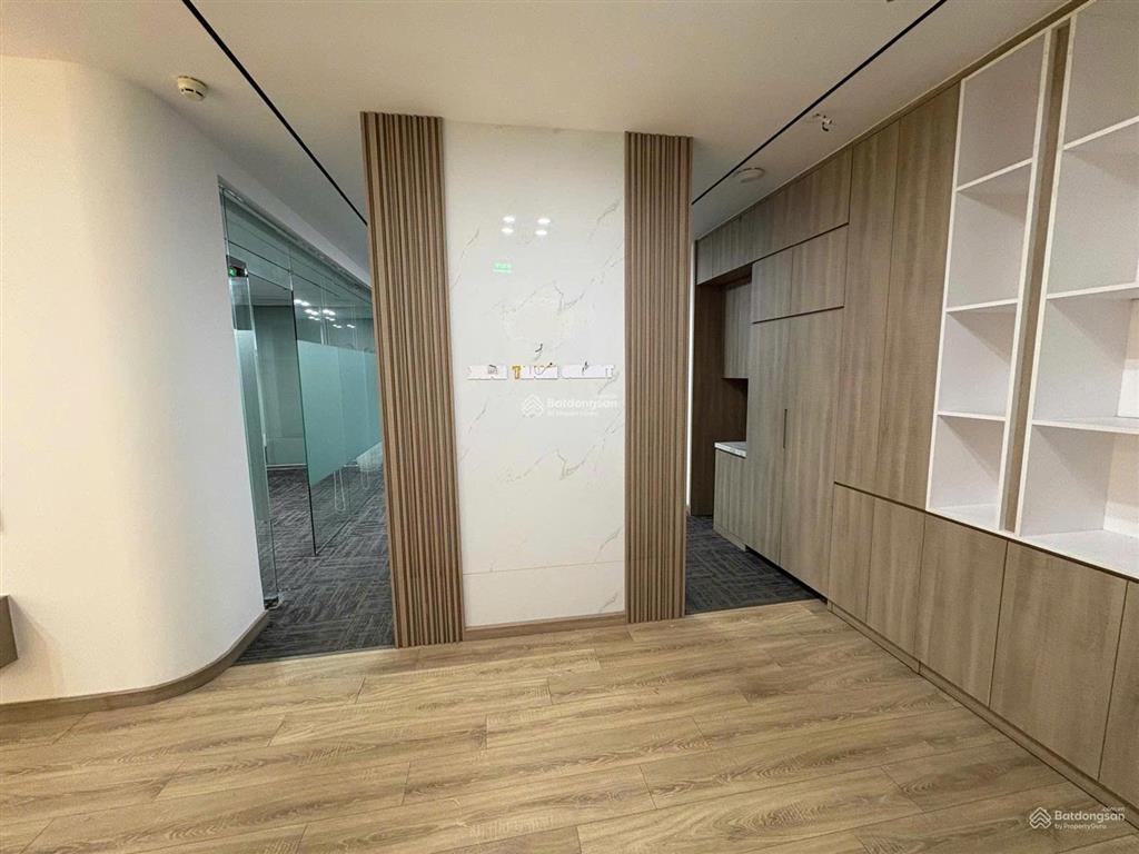 Chính chủ cho thuê văn phòng royal city nguyễn trãi, dt 216m2 giá 300.000/m2 full nội thất