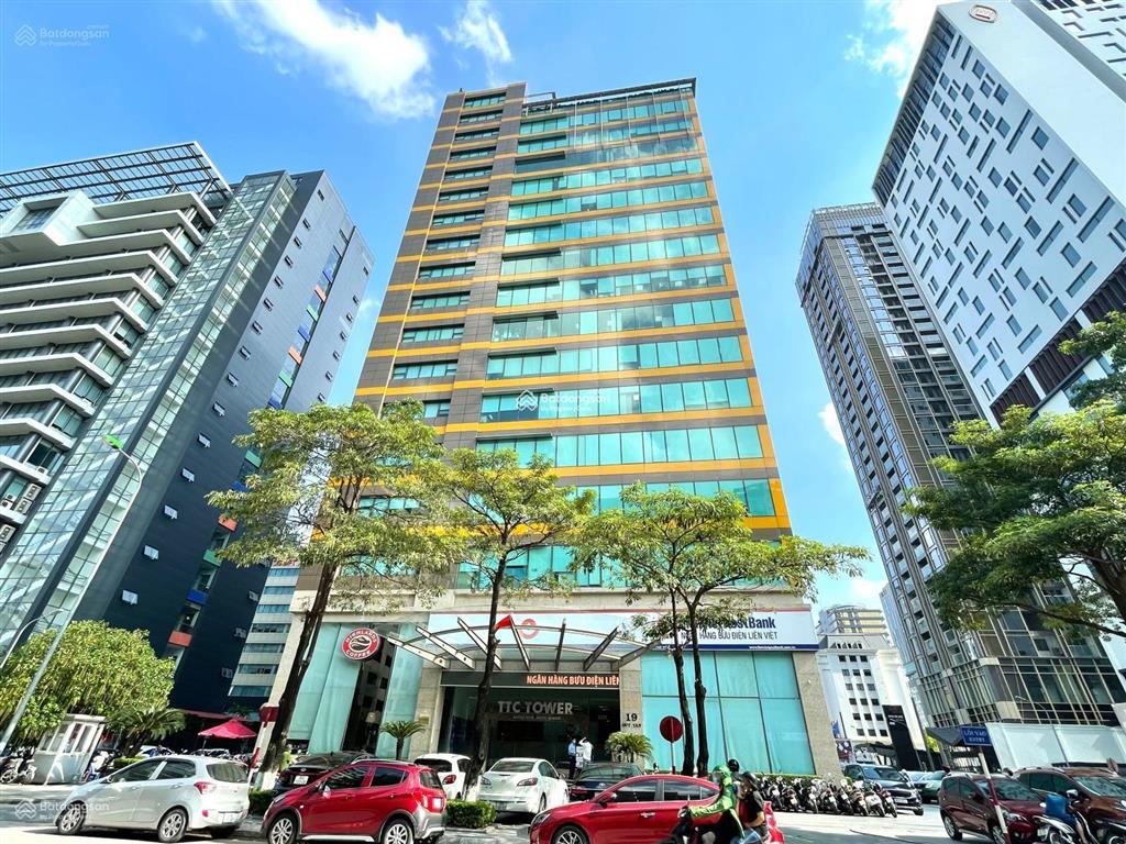 Cho thuê vp ttc 19 duy tân 300m2 cắt từ 100m2 sẵn nội thất vào được luôn