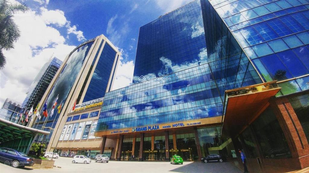 Cđt cho thuê văn phòng hạng a  charmvit tower trần duy hưng. dt 120m2, 320k/m2/th