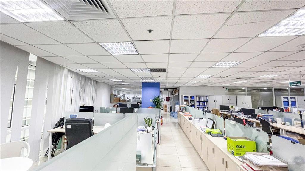 Cđt cho thuê văn phòng hạng a  charmvit tower trần duy hưng. dt 120m2, 320k/m2/th