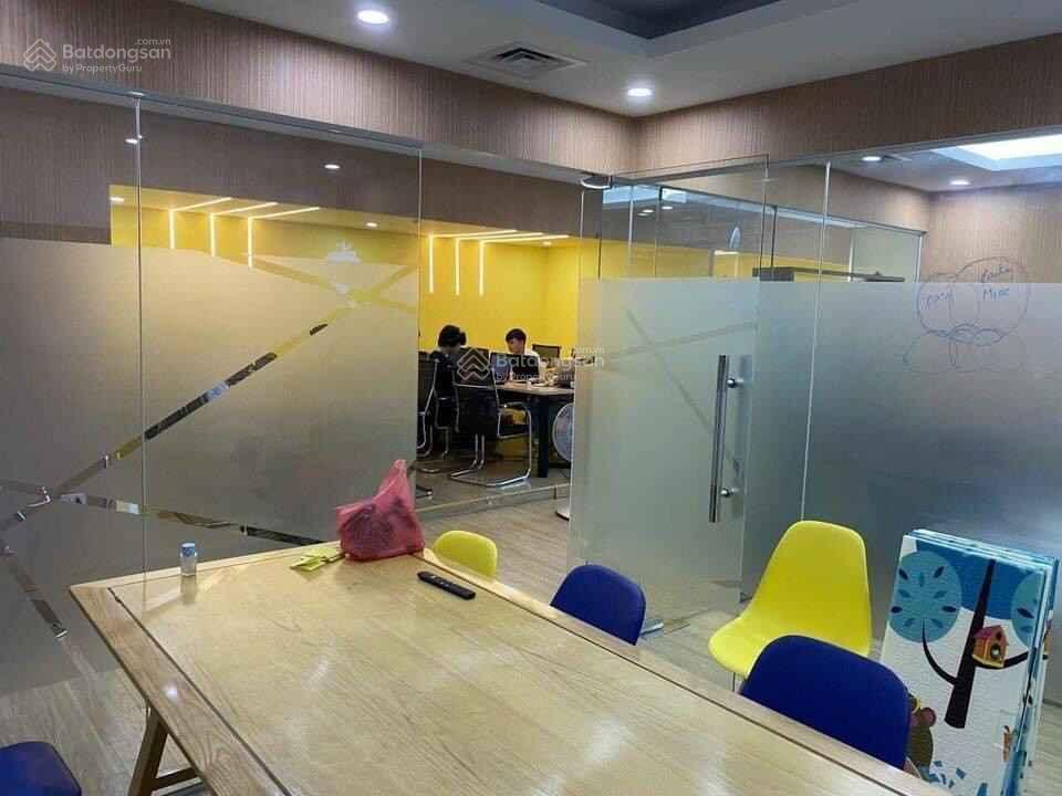 Cho thuê văn phòng ngã tư sở 150m2 315k/1m2/ tháng full điều hòa trần sàn làm thêm free