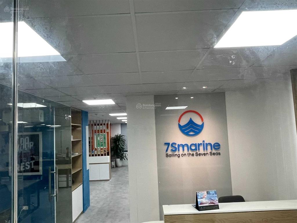 Sang nhượng 172m2 tòa hoàng ngân plaza, giá 300.000đ/m2/tháng, bàn giao điều hòa, trần, sàn