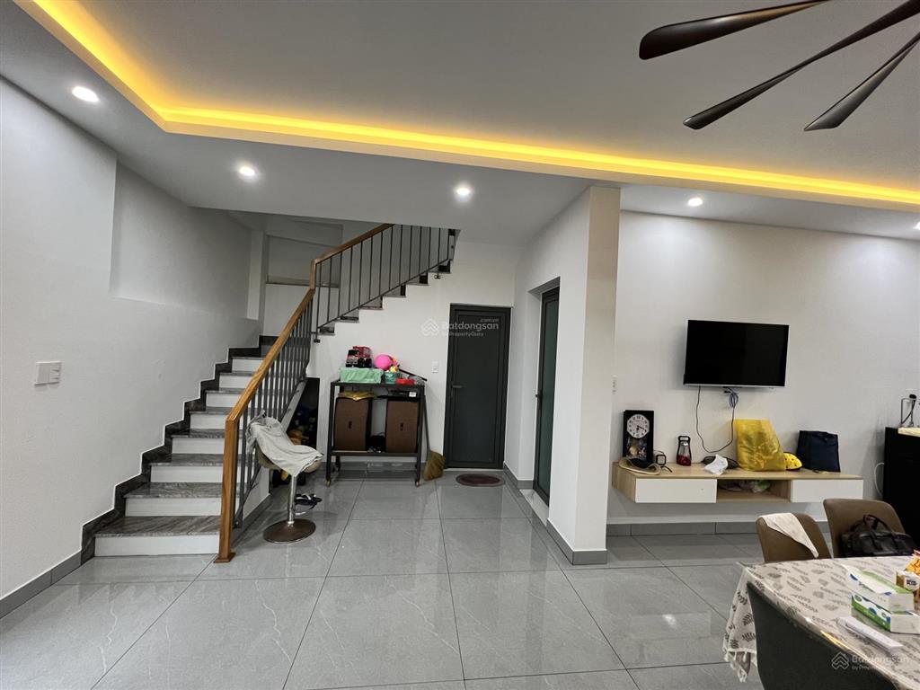 Bán nhà vườn ngay vòng xoay vũng vằn  cao tốc vt  bh 180m2. đối diện kdt goldcoast