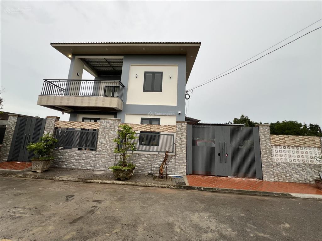 Bán nhà vườn ngay vòng xoay vũng vằn  cao tốc vt  bh 180m2. đối diện kdt goldcoast