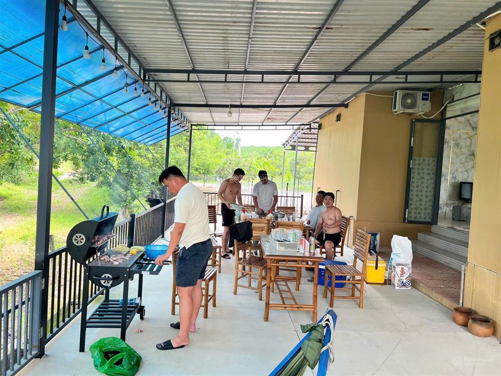 Cần bán nhà vườn đầy đủ nội thất  trục đường đi hồ tràm  biển phước hải
